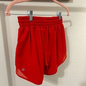 Lululemon Hotty Toddy shorts NWOT 4 in inseam